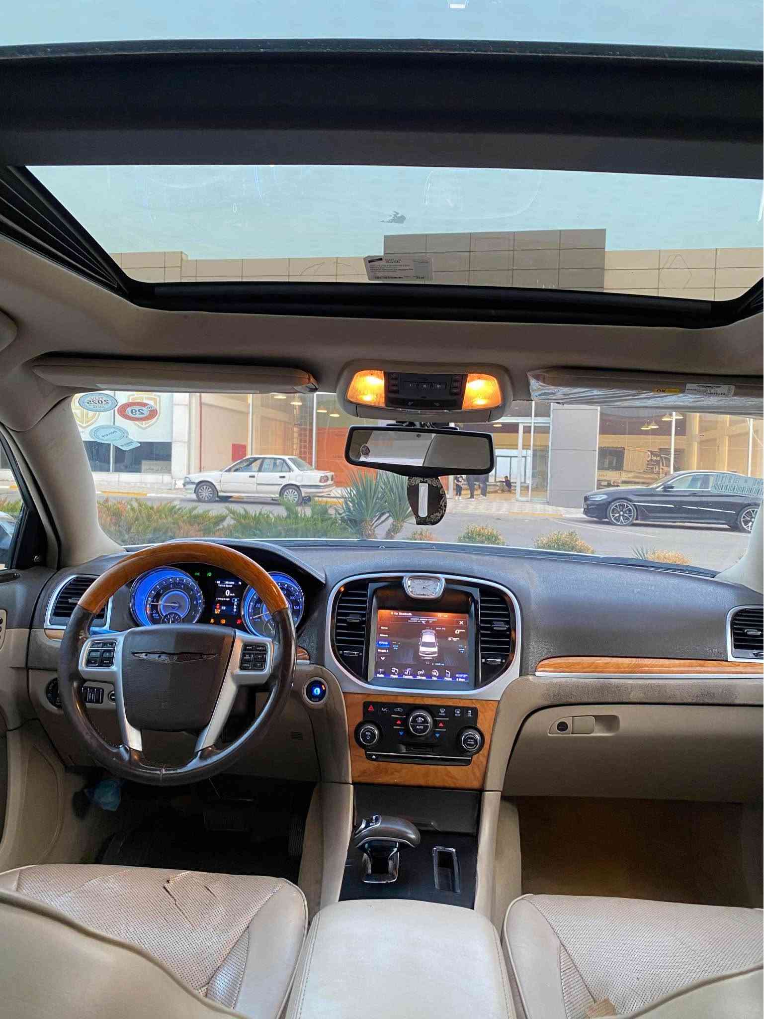 كرايسلر 300 • ٢٠١٤ • V6