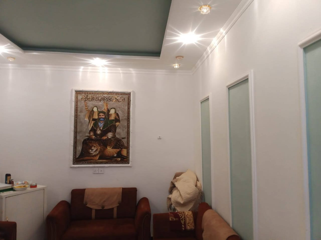 السلام عليكم مشتمل وره قطعه بيه بتلو ومدفونه مساحه القطعه كامله 350كله لبيع المشتمل ول قطعه 
***********
قريه عطله خلف حسينيه ناصر عبود
