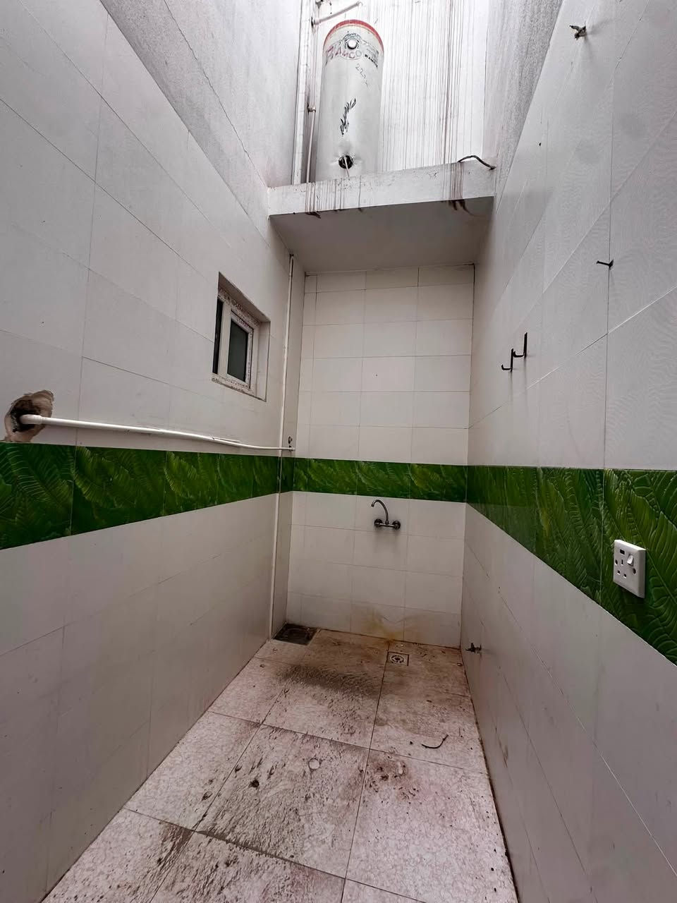 🏡 بۆ کرێ – خانووی دوو نهۆمە
📍 شوێن: گەرەکی ٣٢ پارک
📐 مەساحەت: ٢٥٠ مەتر چوارگۆشە
☀️ ڕوو: ڕۆژئاوا

✅ پێکهاتووە لە:

* ٦ ژووری نوستن
* دکت (Duct)
* سپلیت
* کەمێک ئەساس

📞 بۆ زانیاری زیاتر و سەردان:
***********

ــــــــــــــــــــــــــــــــــــ

🏡 للإيجار – منزل طابقين

📍 الموقع: كركي 32 بارك
📐 المساحة: 250 متر مربع
☀️ الواجهة: غربية

✅ يتكون من:

* 6 غرف نوم
* نظام دكت (Duct)
* أجهزة سبليت
* مع بعض الأثاث

📞 للاستفسار والاتصال:
***********
