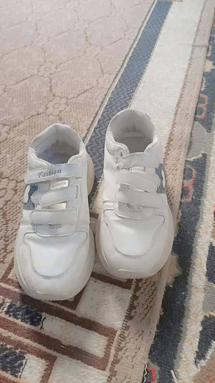 أحذية • بيع بالوحدة