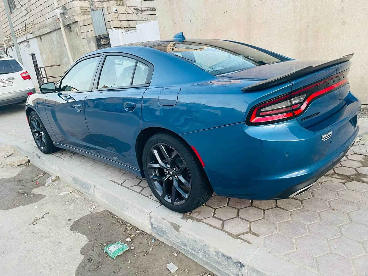 دوج جارجر بلاك توب امريكي🇺🇸 
الموديل ،٢٠٢٣🪬النسخه الاخيره
اللون .جويتي مميز💙
المسافة المقطوعة mi12 فقط يعني زيرو السياره 
حجم المحرك 3600
رقم بغداد بأسمي ترقيم جديد رقم أنكليزي 

السيارة بدون حادث🚘 مكفوله كفاله عامه داخله تقرير مياة امطار تعمل وتسير من امريكا الفديو مال اميركا وي الصور شغاله شرط قطرت ماي ما بيها على وضع الشركه 

مواصفات السيارة ..
-كامرة خلفية دوارة HD
-ويل كب 20كروم موبر
-تشغيل عن بعد 
-كشنات حضن مع تحكم كهرباء
-حساس خلفي 
-شاشة كبيره مع نضام GPS
-مري جانبية هيتر مع عاكس الضوء
-نضام USB- كامل 
-تبريد قطعتين
-بصمة ابواب 
- لايتات زنًون ابلاد 
-السياره على وضع الوكاله دهن الشركه بعده بيها الله يشهد كلش جديده واحله من الصور تجي اشوف بعينك 
مكان السيارة ذي قار

اي استفسار الاتصال. متوفر وتس اب 
                          
***********
