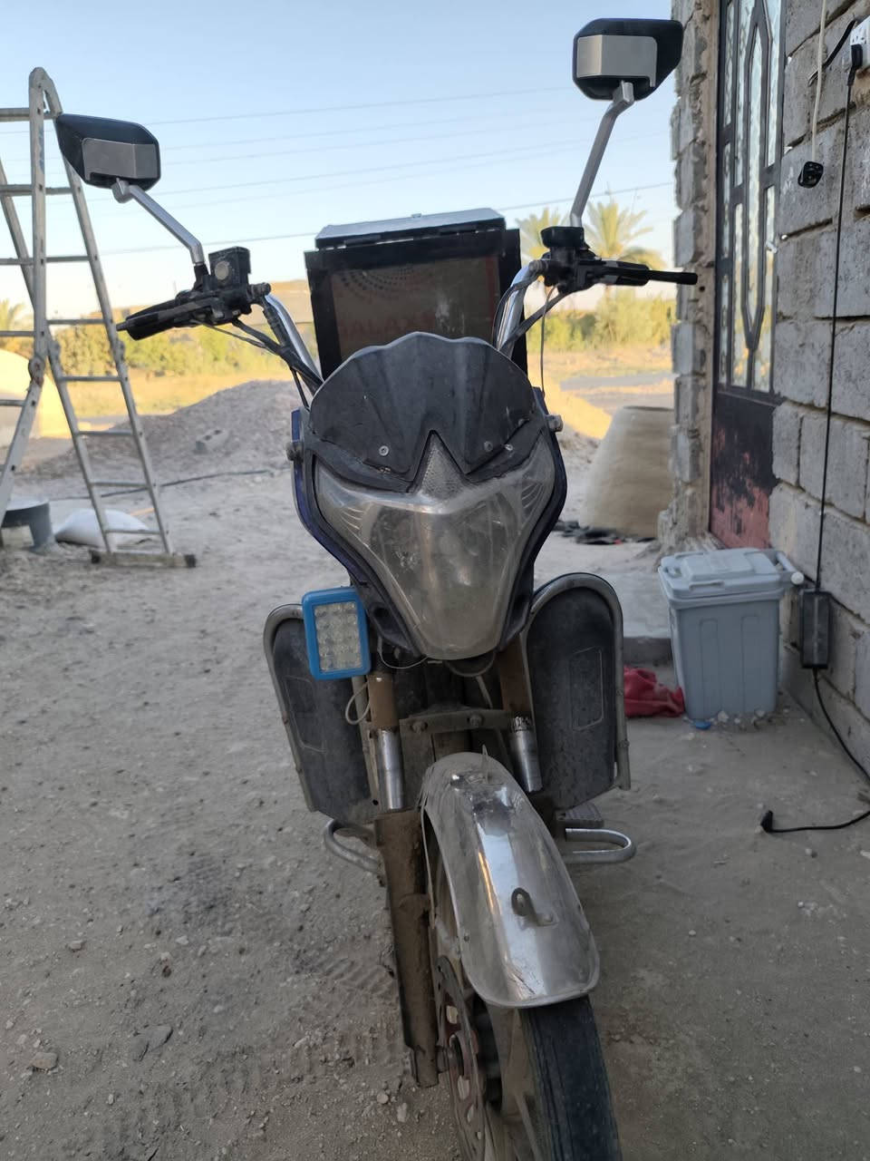 موطور شحن للبيع بطاريات يقرن 10 السعر 350 وبيه مجال المكان الكرمه رقم صاحبه‏‪***********‬‏
