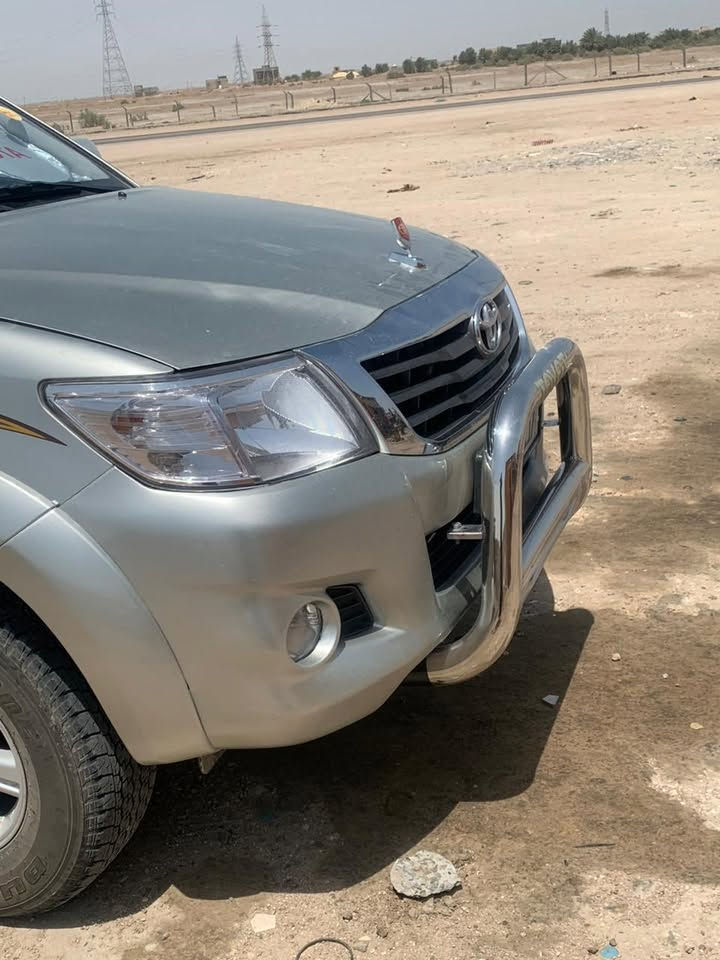 هايلوكس • ٢٠١٠ • جاهزه تحويل