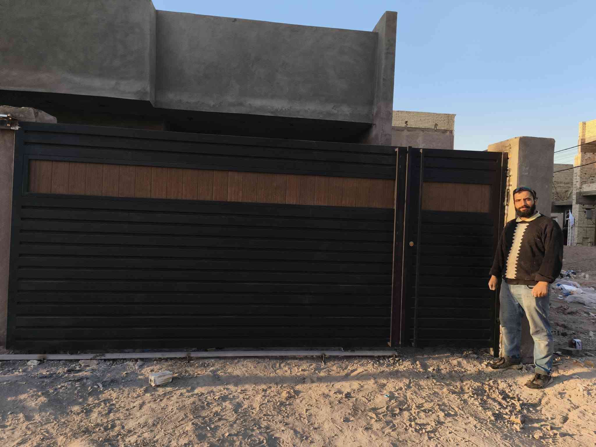 حداده حيدر الكناني
 مستعدون كافه انواع الحداده🧑‍🏭
 ابواب🚪 شبابيك🪟 كرفانات🏪 محجرات ☑️سقايف كيسبان✅ غرف سندويج✅ سياج خارجي ✅ مراجيح ✅قمريات مطابخ ✅يتوفر لدينا احدث الديكورات التركية 🇹🇷 العمل داخل بغداد العنوان بغداد العبيدي ***********

نص مكتوب في الصور:
- حدادة حيدر الكناني
- 2024
- h . n . k
- ***********