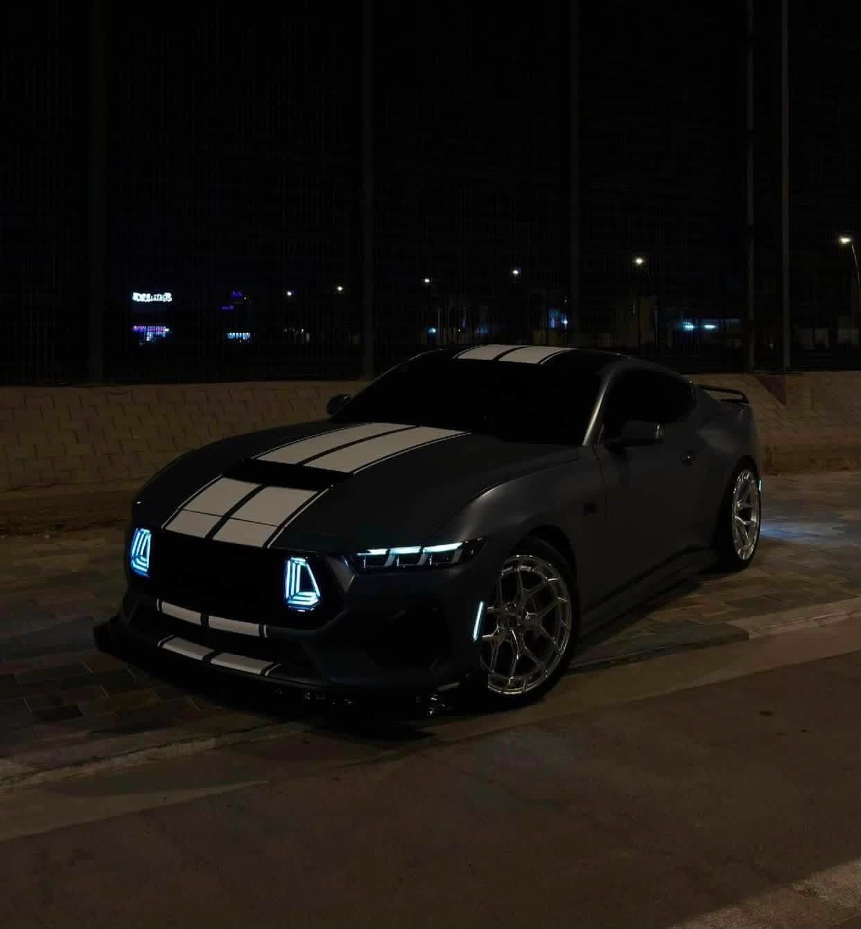 يالله 
السلام عليكم
فورد موستانك 2024 GT 5.0
ماشي 40 كيلو
اللون ازرق غير محدد
الحادث جانبي( جاملغ وبنيد صفحة الراكب)
السيارة نظيفة بشكل وقطعة نادرة بالعراق بهيج ترتيب وشبه معروفة انا جناي مو بياع شراي اهتم للسيارة 
لاداخله حلبات ولا استعراض .

المواصفات معروفة

- شاشات عدد 2 كبيرة 
- كار بلي 
-  تحديد مسار 
- توقف ذاتي (اوتو هولد)
- رادارات امامية وجانبية وخلفية 
- مقاعد جلد + مخمل 
- تدفئة تبريد مقاعد 
- والسيارة بيهـا بعد هـوايه مواصفات 

الاضافات

- ويل 20 جديـد تو سايز 
- تخم تاير أطلس ( اصلي ) تايلندي تو سايز 
- السيارة كت بالكامل دارك هورس 
- لايتات ( اصلية ) دارك هورس 
- ⁠جنح دارك هورس 
- عليها ppf ضمان ٨ سنوات طافي
-بك لايتات سموك مو ابيض نادر
-برمجة
-اكتف اكزوزت بوابات تسد وتفتح ع ريموت

الموقع: [ البصرة-الزبير ] 📍
السعر 280$ وبي مجاال للشراي بيع مستعجل

للتواصل واتس اب او اتصال : [ *********** ]
