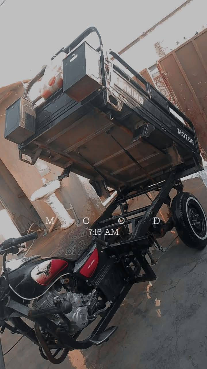 السلام عليكم ستوته اللبيع السعر مليون 400الموديل19. ***********

نص مكتوب في الصور:
- MOOD 7:16 AM
- MOOD 7:15 AM
- M O O D 7:16 AM
