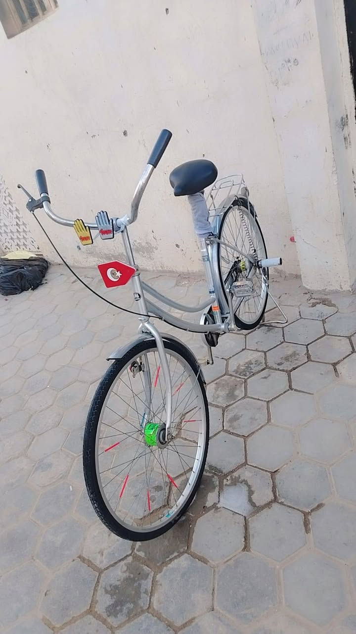 سلام عليكم باسكل ياباني حجم 26 نضيف كلشي ماعايز سعره 60 وبي مجال مكاني نجف  ***********
