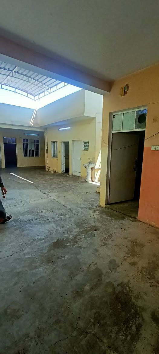دار للايجار 🏠🏫
حي البكر قرب جامع الحاج يونس 
مساحة 209م 
غرفتين نوم واستقبال ومشتملات كراج سيارة...
للاستفسار مراجعة مكتب المازن حي البكر شارع المنظمة قرب المركز 
او الاتصال على 📞☎️***********
