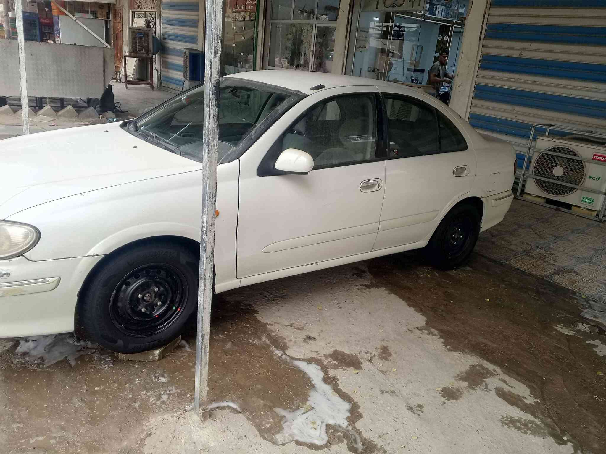 نيسان ٢٠٠١ • مكينة ١٨٠٠ • اوتوماتيك