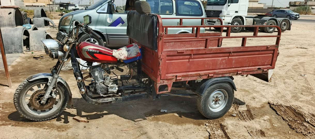 ستوته للبيع مستعجل علئ بيعتها شغاله سلف  وهندر مابيها نقص   ستوته خير من الله بدون اوراق مكفوله من السرقه صاحبها موجود اوراق ضايعه   تايرات جديده مبدلهن  وبريك امامي خلفي شغال مابي نقص محرك مكفول السعر (600) وبيها مجال بسيط حك الجيه  ***********
