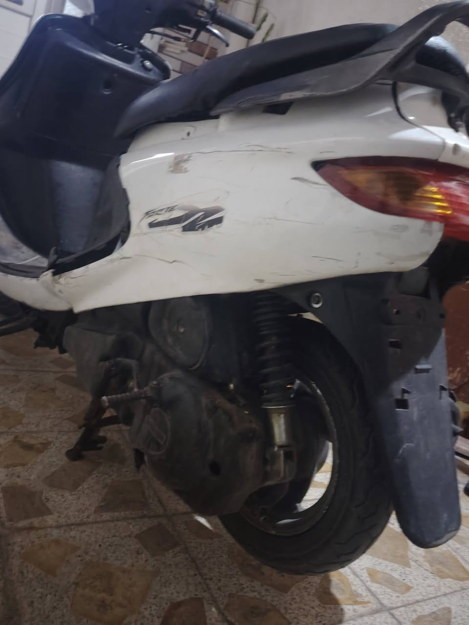 السلام عليكم فراشه نضيفه كهربائيات شغاله باتري جديد مكينه خرسه فقط كعكات صالنصه عوزه مكاني نجف حي جامعه ***********
السعر 275وبيه مجال مو شراي لاتدخل خاص فدوه اروحلك تريده تعال شوفه وبيك خير وتدلل
