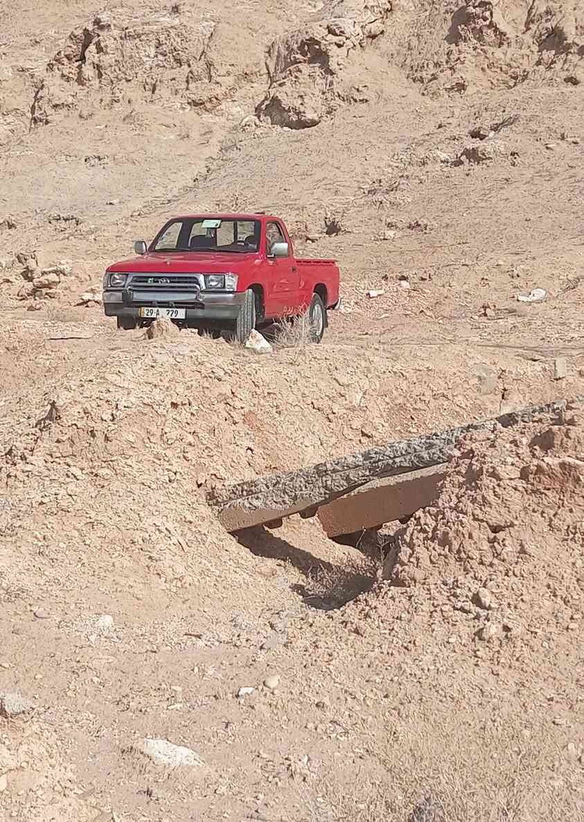 سلام عليكم تيوته فلاحيه مديل 2001سياره كير مكينه وحداديه وشاصي مكفولات رقم واسط مميز مصبوغه جماليه سياره خير من الله نتصال ***********
