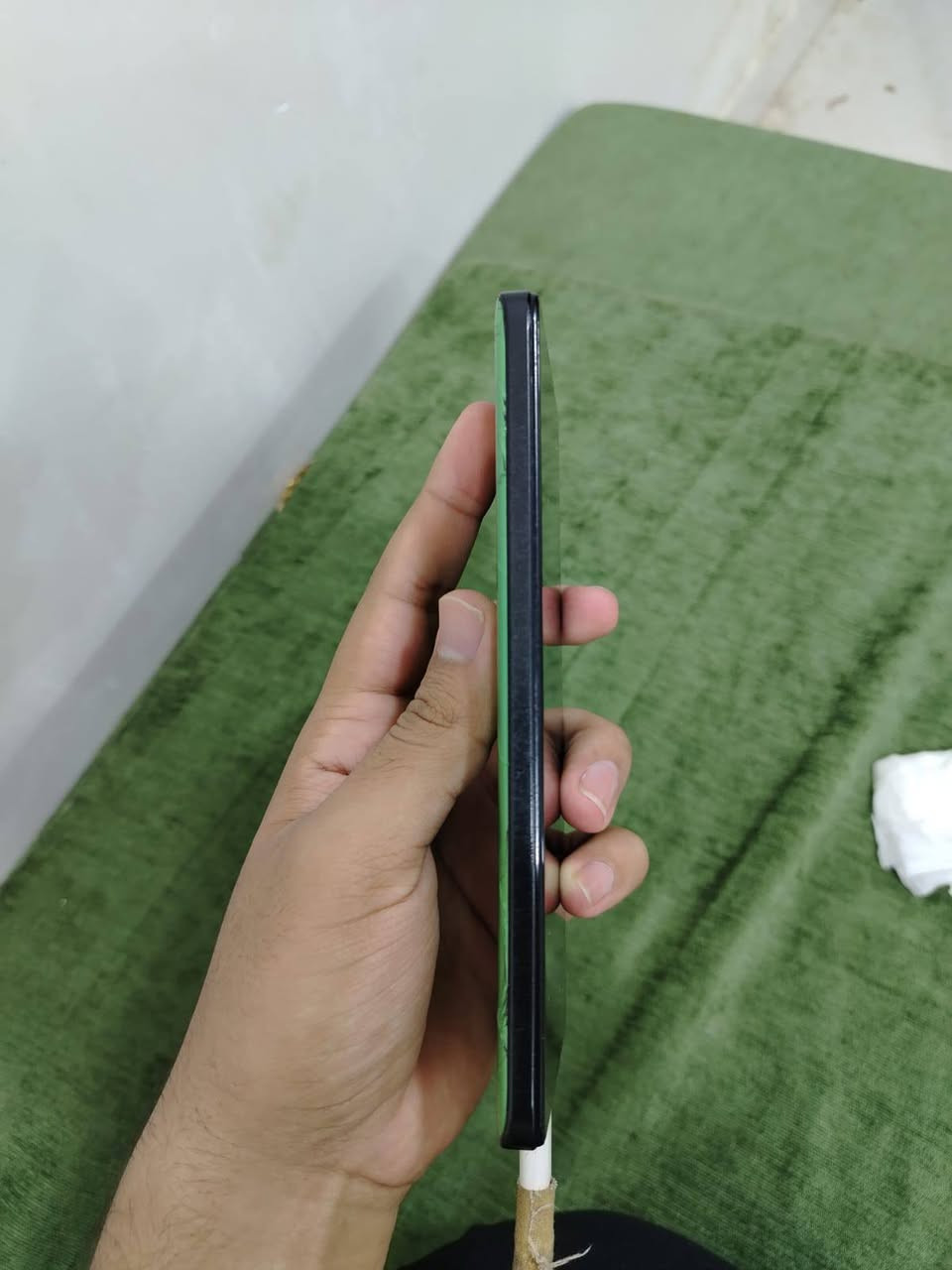 للبيع ريدمي نوت 12 برو بلس نسخة 5G .
المواصفات معروفة 
الشاشة FHD+ 120 فريم 
المعالج Diamancity 1080 مقارب للسناب دراجون 778g
120 واط سرعة الشحن مع بطارية 5000
كاميرا 200 ميگا بكسل كلش حلوة 
وبقية المواصفات أظن معروفة ما جاي يجي ببالي شيء ثاني . 
الظهر مكسور أكثر من كسر ممكن تبدله ممكن تعوفه أظن تبديله 15-30 ألف . 
مع كامل ملحقاته 
السعر 200 ألف 
مكاني النجف . 
***********
