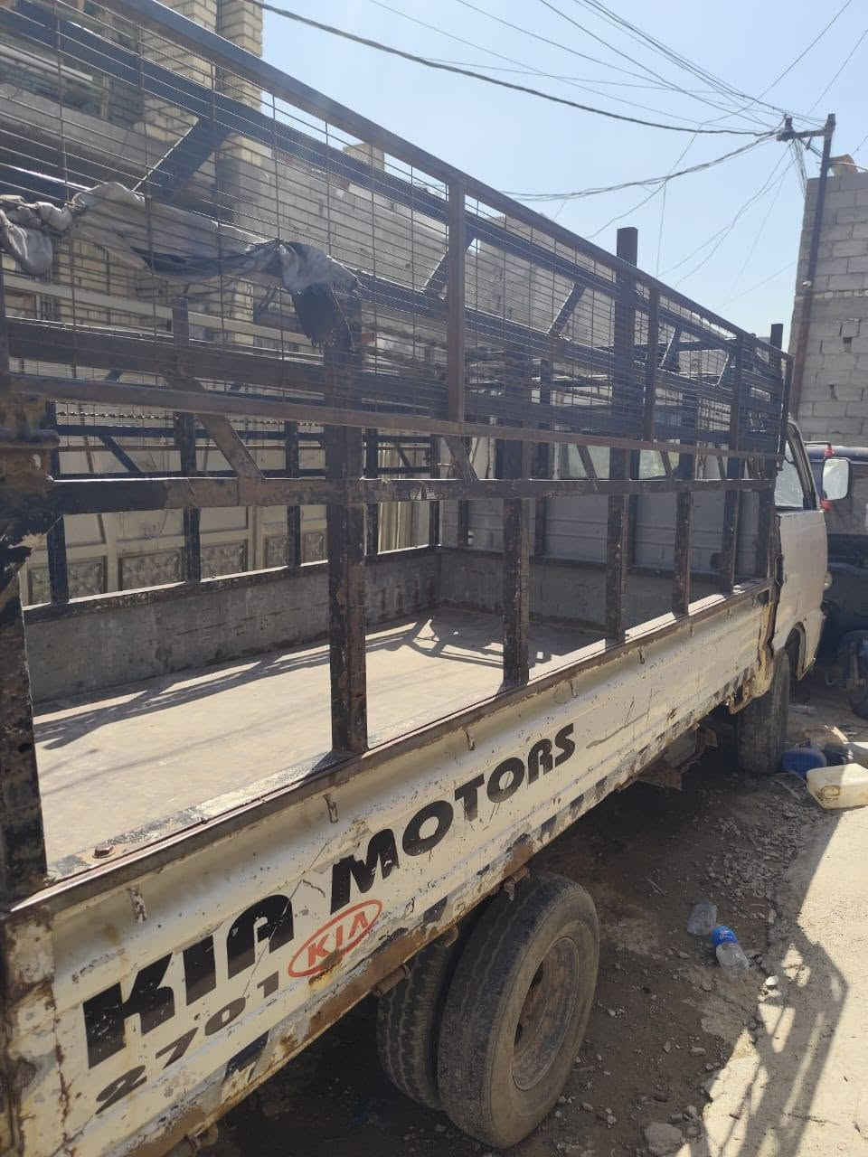 السلام عليكم ورحمه الله وبركاته
اخوان كيه كمل للبيع 
موديل 94
بسمنه سنويه مامنتهيه لل28
ارقام ورقيه الماني 
محرك وكير واكسل واكسل 
خير من الله 
السعر 28
للتواصل 
***********
سيد علي
