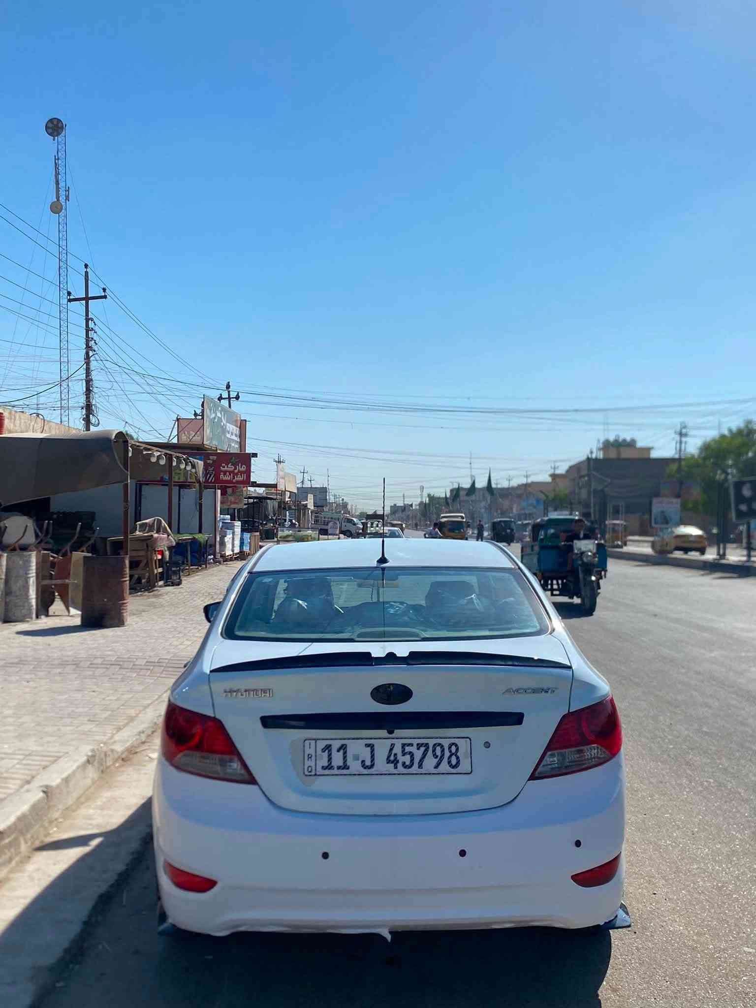السلام عليكم حبايبي
اكسنت 2012 خليجي فقط بنيد مبدل 
السيارة نضيفة حيل بس ملاحضات بسيطة سويتهن اني وعندي مقطع فيديو قبل لا اسويهن 
المكينة بلادية مامفتوحة 
المحرك 1600 
حدادية صدر تخم تاير تبريد كير مكينة كلها كفالة 
مكاني بغداد 
الشراي يتصل فقط 
***********
