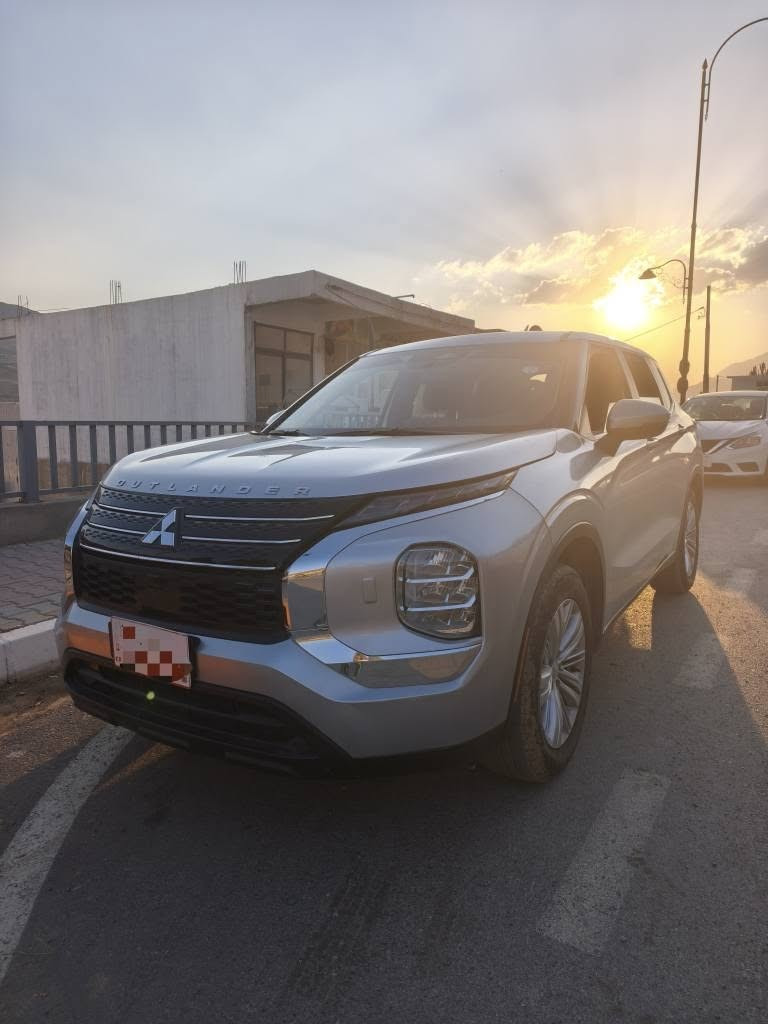 ئاوتلاندەر ٢٠٢٤ زۆر پاک و خاوێن و بێ کێشەیە 
بێ بۆیاغ و بێ لێدان
گێر و مەکینە هەمووی بە شەرت
٧٠هەزار ڕۆشتیە

تایبەتمەندییەکان
 * کامیڕای دواوە (Rear Camera)
 * ڕاگری نشێوی (Hill Descent Control)
 * حەساس (Sensors)
 * دیاریکردنی خێرایی (Cruise Control / Speed Limiter)
 * جام کارەبایی (Power Windows)
 * شاشە (Display Screen)
 * لایتی پێشەوەی لید (Front LED Lights)
 * سیستەمی ئاگادارکردنەوە (Warning System)
 * شاشەی داشبۆرد (Dashboard Display)
 * 4x4 (Four-Wheel Drive)
 * ڕادار (Radar)
 * بڕیکی وەستانی ئەلیکترۆنی (Electronic Parking Brake)
 * ڕاگرتنی ئۆتۆماتیکی (Auto Hold)
 * شێوازی لێخوڕین (Drive Modes)
 * کۆنترۆڵی جێگیری ئەلیکترۆنی (Electronic Stability Control)
 * دیاریکردنی خێرایی خۆگونجێن (Adaptive Cruise Control)
 * هەستەوەری پەستانی تایە (Tire Pressure Monitoring Sensor)
 .
.
.
نرخ ٢٠٥ و کەمێک مەجال 
ژمارە تەلەفۆن 
***********
*********** أربيل, العراق
