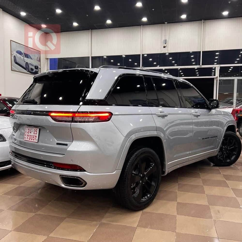سلام عليكم جيب لمتد (هايبرد+شحن) بيع فقط 🪬
JEEP
GRAND CHEROKEE
LIMITED 
2023
4Xe

المواصفات معروفة لمتد 👑///
• محرك V4 سعة 2.0 لتر
•هايبرد كهرباء  بنزين
• عداد 52 ألف ميل قابل للزيادة
• دفع رباعي 4×4
• بانوراما
• 5 ركاب 
• لون سلفر
من أبرز المواصفات:
• قيادة ذاتية مع الرادار
•مانع تصادم أمامي وخلفي 
• رؤية ليلية 
• تحذير النقطةالعمياء والخروج عن المسار 
• شاشة رئيسية 10.1 إنج مع شاشة للراكب 
 شاشة عدادات 12 إنج 
• نظام صوت McIntosh بـ19 سماعة 
• كاميرات محيطية مع بخاخات تنظيف • بصمة الأبواب • •تشغيل عن بعد 
• فتح كهربائي للصندوق مع حركة القدم
• مقاعد جلد طبيعي مع تبريد وتدفئة ومساج 
• تدفئة للمقاعد الخلفية 
• إنارة داخلية متعددة الألوان 
• شاحن لاسلكي 
• ويلات 21 إنج.

ضرر /// سيارة كلين بدون صبغ بدون ضرر 
كما موضح بالصور ✅

السعر /// 340 ورقة 💵

مكان سيارة - كركوك🌇

📞 ***********
