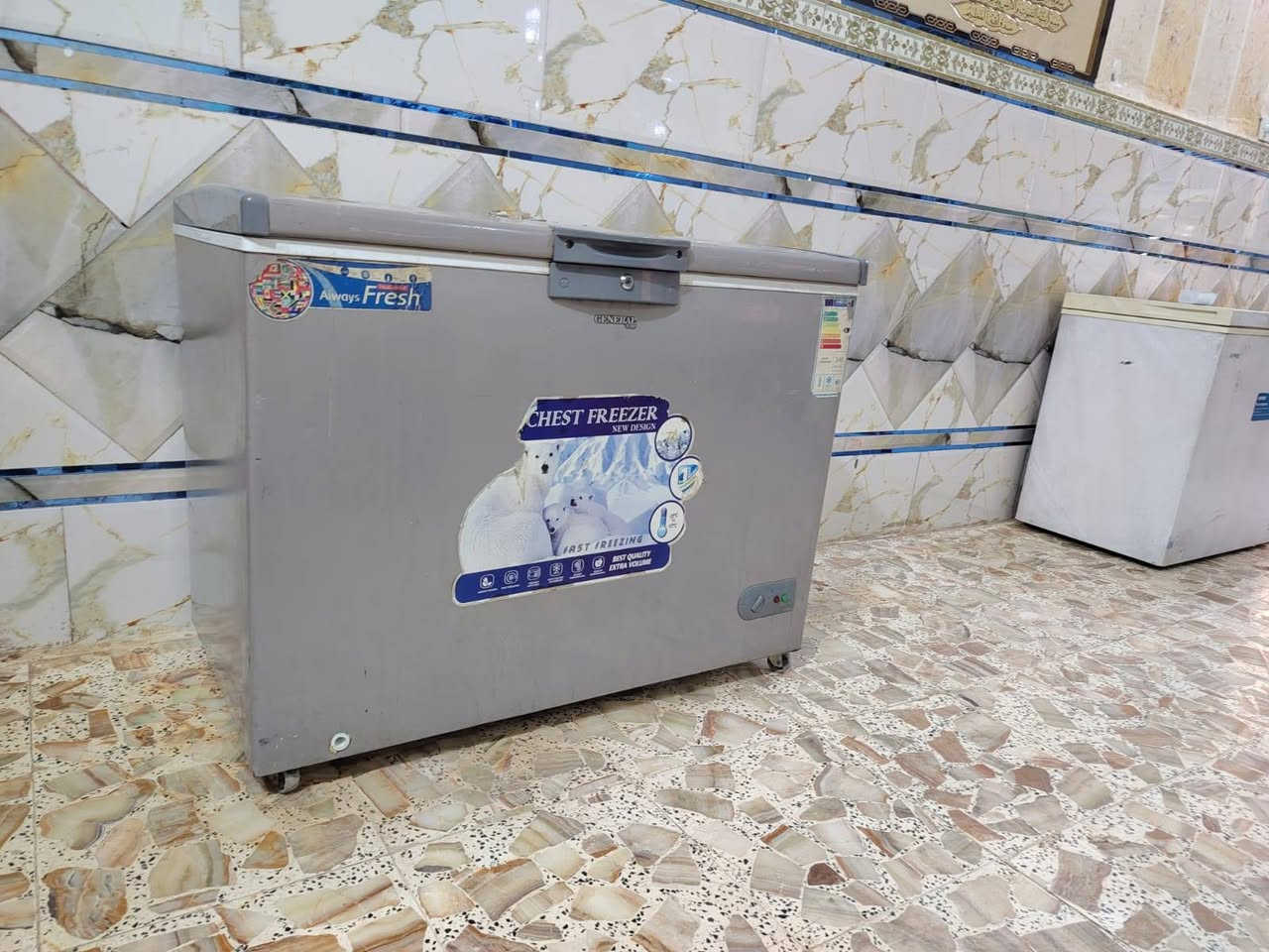 مجمدات بالة اخو جديد شرط الفحص والاسعار مناسبة الاتصال والمراسلة علي الرقم ***********
