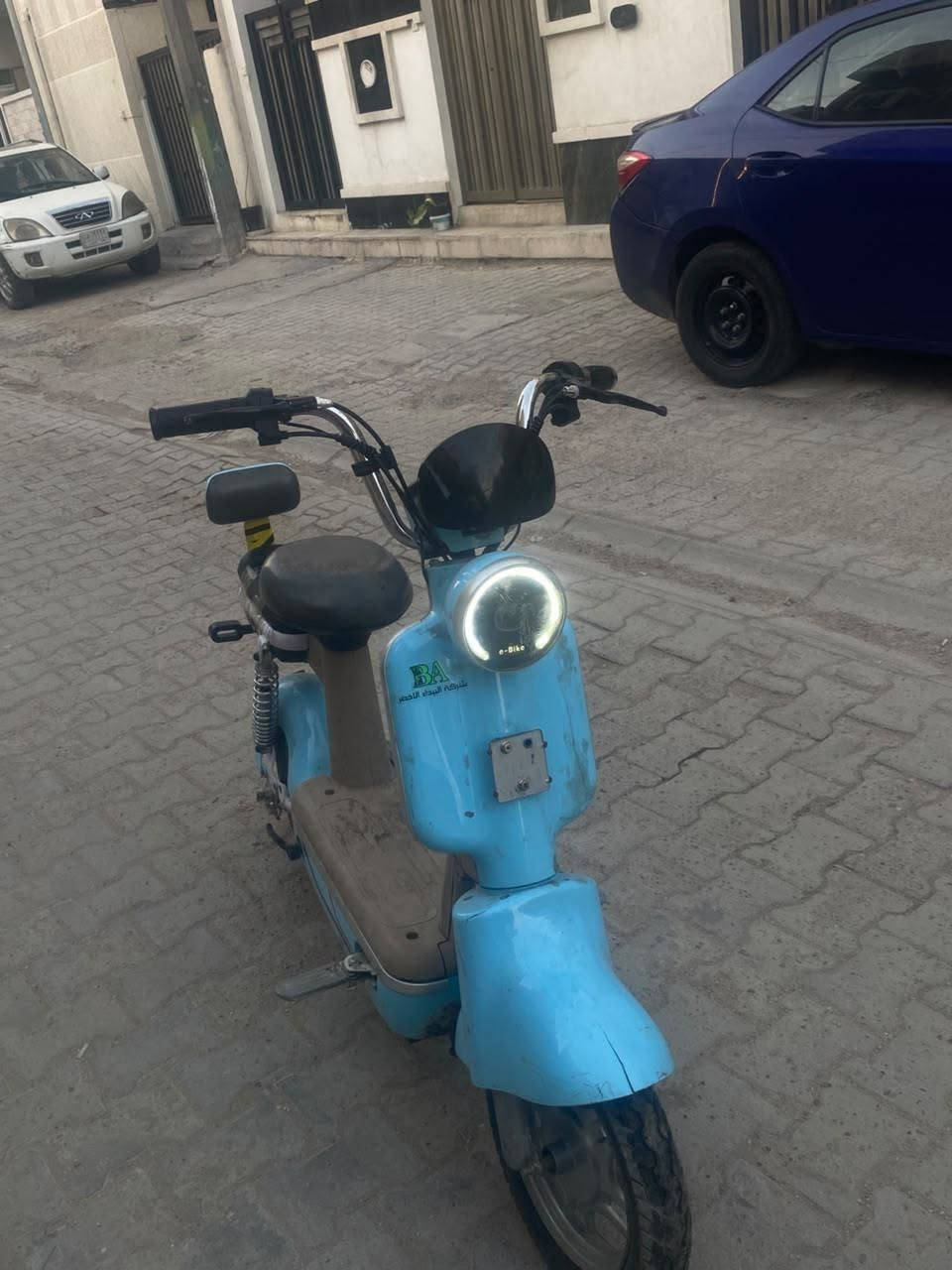 سلام عليكم دراجه شحن رابع بطاريات تمشي 55 تلاثه سرعات كلشي يشتغل بيها و تشيل وزن 80 كلش حلوه و مناسبه الرقم ***********
