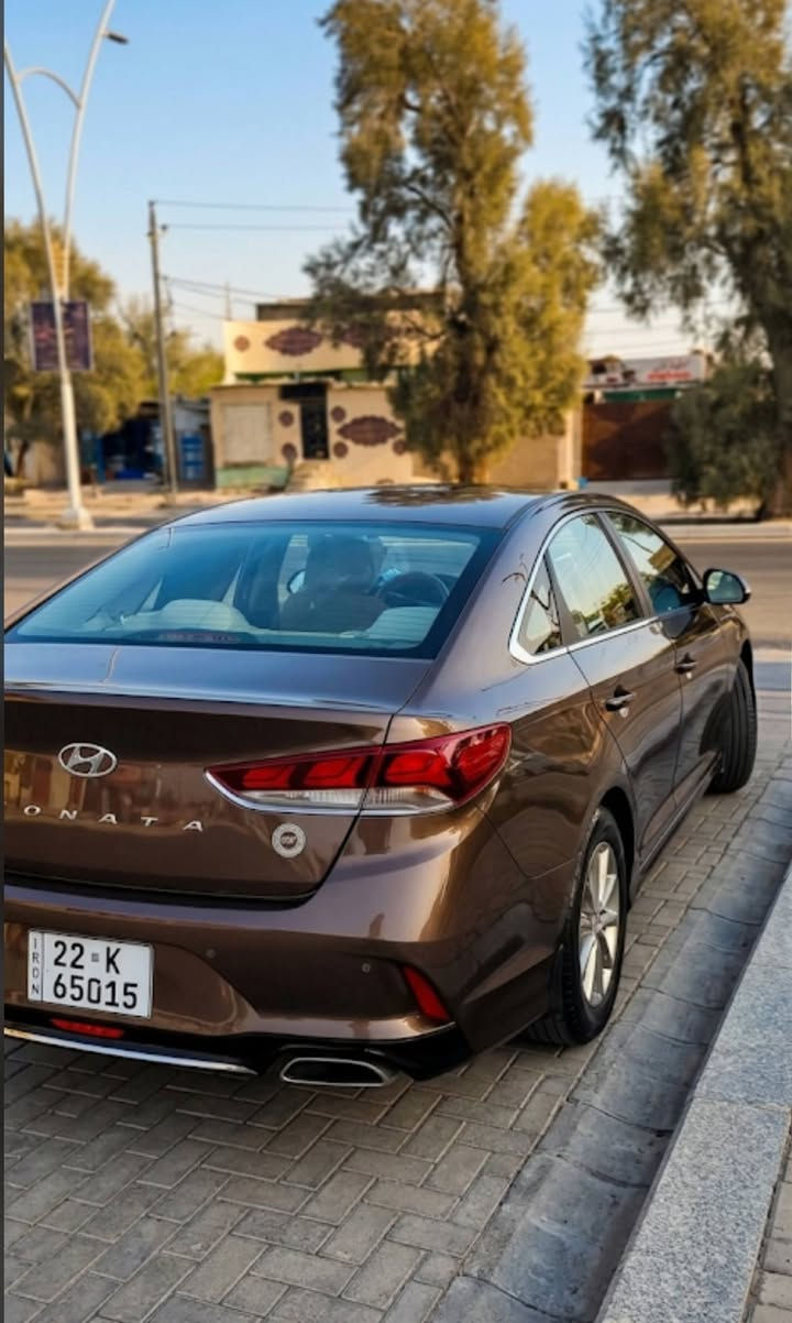 السلام عليكم عندي سياره سوناتا للبيع مديل 2019 لون قهوائي
@هونداي سوناتا  خليجي … كفاله عامه ماشيه 95
رقم اربيل الجديد
سنويه بسمي لسنه 31
مديل 2019
مكينه 2400 دوش.
لون جوزي او بني 
 3 وضعيات قياده 
داخل بيجي 
حساسات امامي + خلفي
لايت LED 
بك لايت LED
اشاير بل مري + شفط مع الفتح والتقفيل 
تحكمات ستيرن 
نظام DRIVE MODE 
قطعتين خلفي تبريد 
  دبل كزوز خلفي 
ويل كب 5 حجم 19 
كامره خلفيه
بيه شخط اسفل المدكر الخلفي وموضح بلصوره 
لسياره كامله مكمله تخم تاير  السياره جديده السعر 153$ بيه مجال 
***********
العنوان :بصرة الزبير
