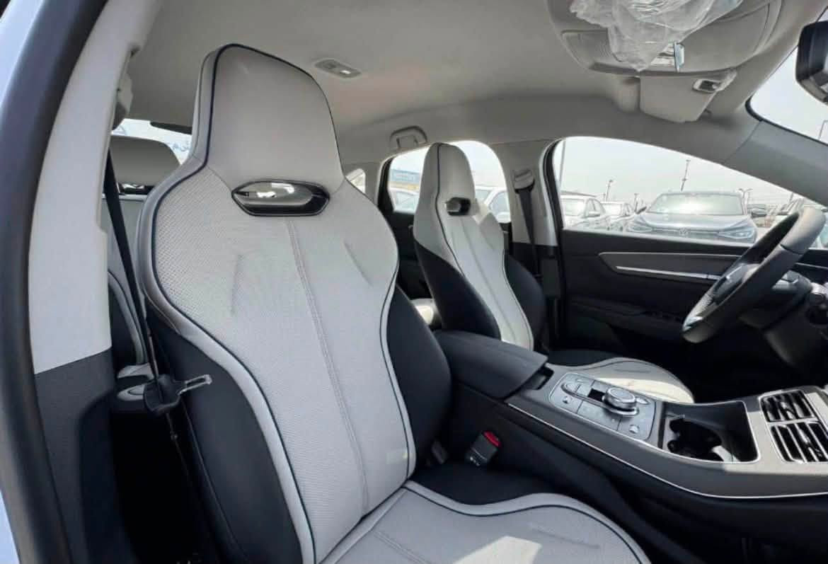 BYD 2026 دیسترۆ
مۆدێل ٢٠٢٦
تەنها ١٠٠٠KM ڕۆشتوە 
دەعامی بۆ دەعامی بەشەرت 
٧٠ ڕۆژ کاتی تیا ماوە 
بۆیاخ تەنک 
گێڕ ڤۆليۆم 
ویل کڕۆم

***********
