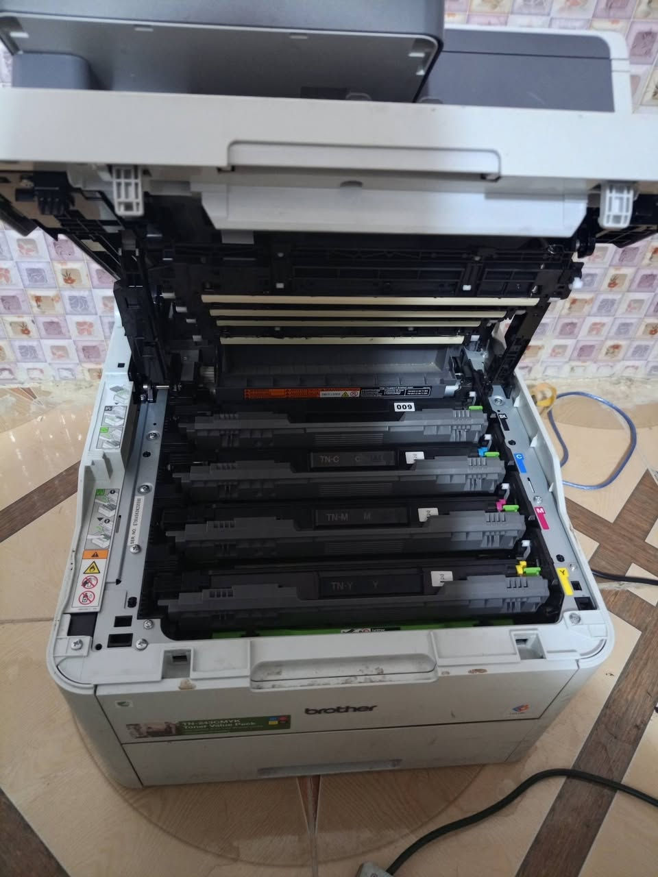 طابعة برذ ليزري ملون واي فاي موديل brother dcp-l3517cdw شغالة مابيهة شي نقصهة فقط كاترجات سعرهة 100 وبيهة مجال مراسلة فقط واتساب *********** توصيل موجود كل المحافظات
