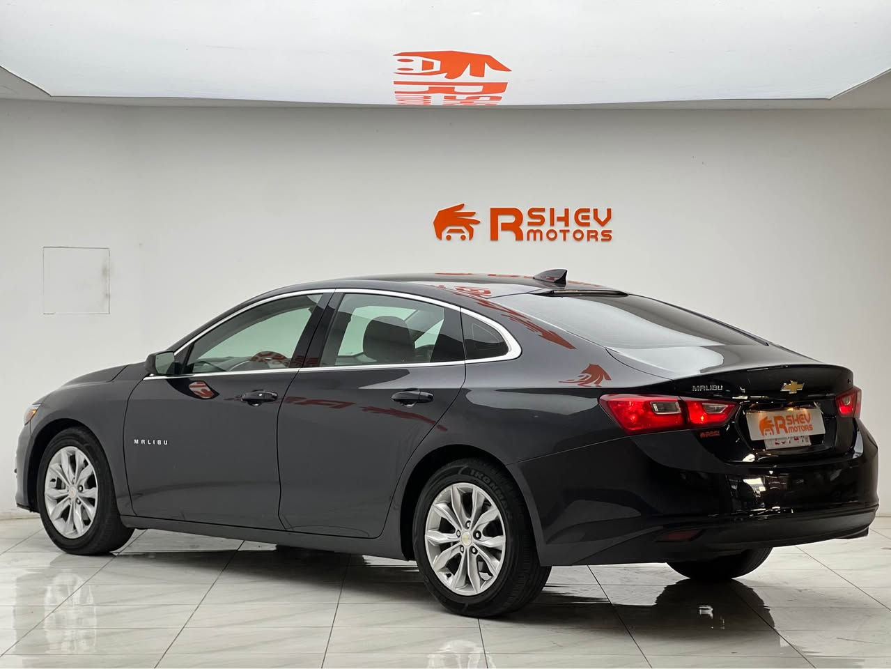 Chevrolet Malibu 2023
شيفروليه ماليبو ٢٠٢٣
مواصفات LT

مكينة ٤سلندر+توربو حجم ١.٥لتر
ماشية 100,000 ميل و بحالة جيدة 
لون السیارة نیلي غامق

ضرر السيارة کلششش خفیف بدون دواخل و بدون ایرباک 
السیارة بیها مکانین معدل و کارت بجم خلف کبس كلش حلوة و نظيفة

رقم الشاصي مع الصور
رقم كاتي تترقم شمالي دهوك اربيل سليمانية

مكفولة من كير و محرك و كهربائيات

و ب سعر(108$) ورقة و بيها مجال للطيبين

مكان السيارة

دهوك -معرض ارشف R-Shev
رقم51 من معارض التيرمينال 

***********
*********** دهوك, العراق
