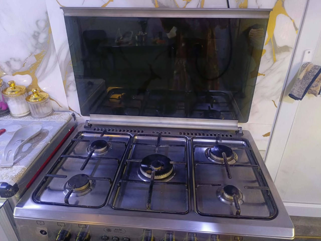 طباخ عشتار ايطالي حديث 225بيه مجال*********** كله بلاد
