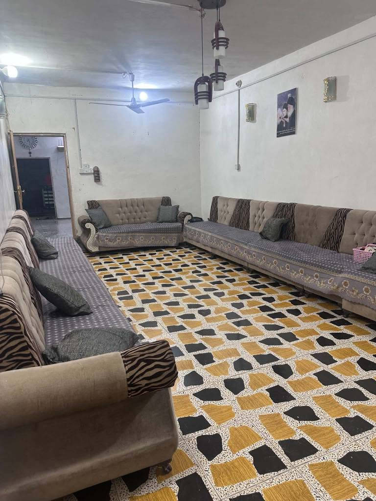 @إشارة 
بيت للبيع في بابل الاسكندرية/ حي ناصر على الشارع الرئيسي مقابل الحي العسكري المساحة 250 متر
ترك يصير غرفة عندك ثلاث اضلاع جاهزة بس تعليها كم ساف وتسكفها بيت نظيف وخدمات كامله
للاستفسار الاتصال على الرقم 
*********** الفلوجة, الأنبار
