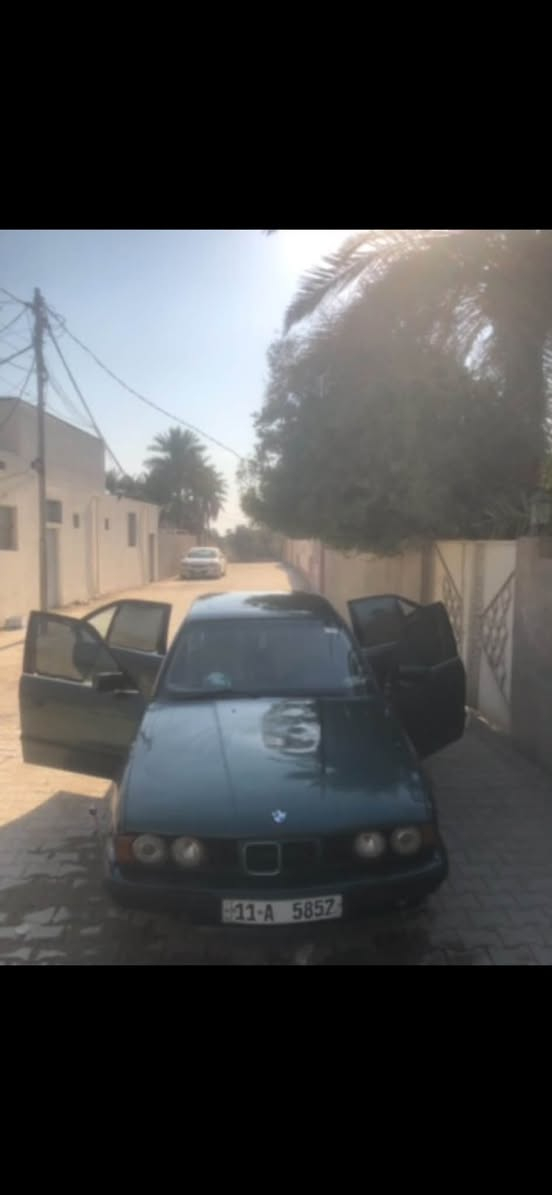 السلام عليكم
موديل ١٩٩٠  حجم ٥٢٠ 
السياره رقم انكليزي 
رقمها بغداد ومميز 
السنويه ما نافذة والسياره بأسمي 
محرك وحداديه مكفولات 
تبريد شغال 
غرفتها خير من الله 
السياره مصبوغه عام للجمالية 
مكاني النجف الاشرف
رقمي *********** واتساب بي
