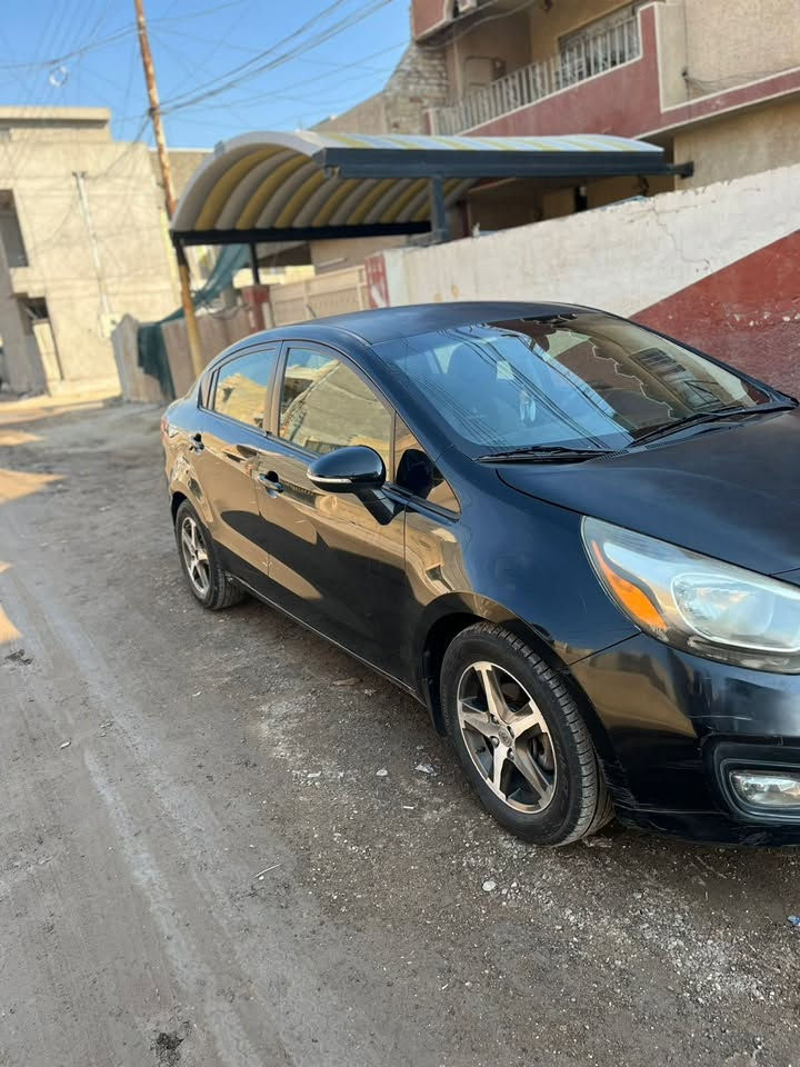 كيا ريو موديل 13محرك 1600cc GDI – فئة EX

• السيارة كاملة المواصفات بدون نقص
• تبريد جديد وشغال 100%
• محرك وكير بحالة ممتازة
• حدادية كاملة
• كير أوتوماتيك + عادي (6 نمر)
• تحكمات ستيرنك جهتين
• مرايا كهربائية شفط + إشارات بالمرايا
• مثبت سرعة
• نظام اعتيادي + نظام ECO الاقتصادي
• كهربائيات كاملة بدون أي نقص
• تخم تاير جديد ياباني Yokohama
• كاميرا خلفية (بلادي ) 
البدي الخارجي 
يحتوي ع ضربه بسيطه بدوسه اسفل الباب الخلفي العكس السائق 
وشخط عريض جو باب البانزين بشويه 
والمعاينه افضل حتى تصير كدام العين 
السعر 85 ورقه وبيها مجال جداً بسيط الله يوفق الجميع 
*********** غير متواجد على الفيس
