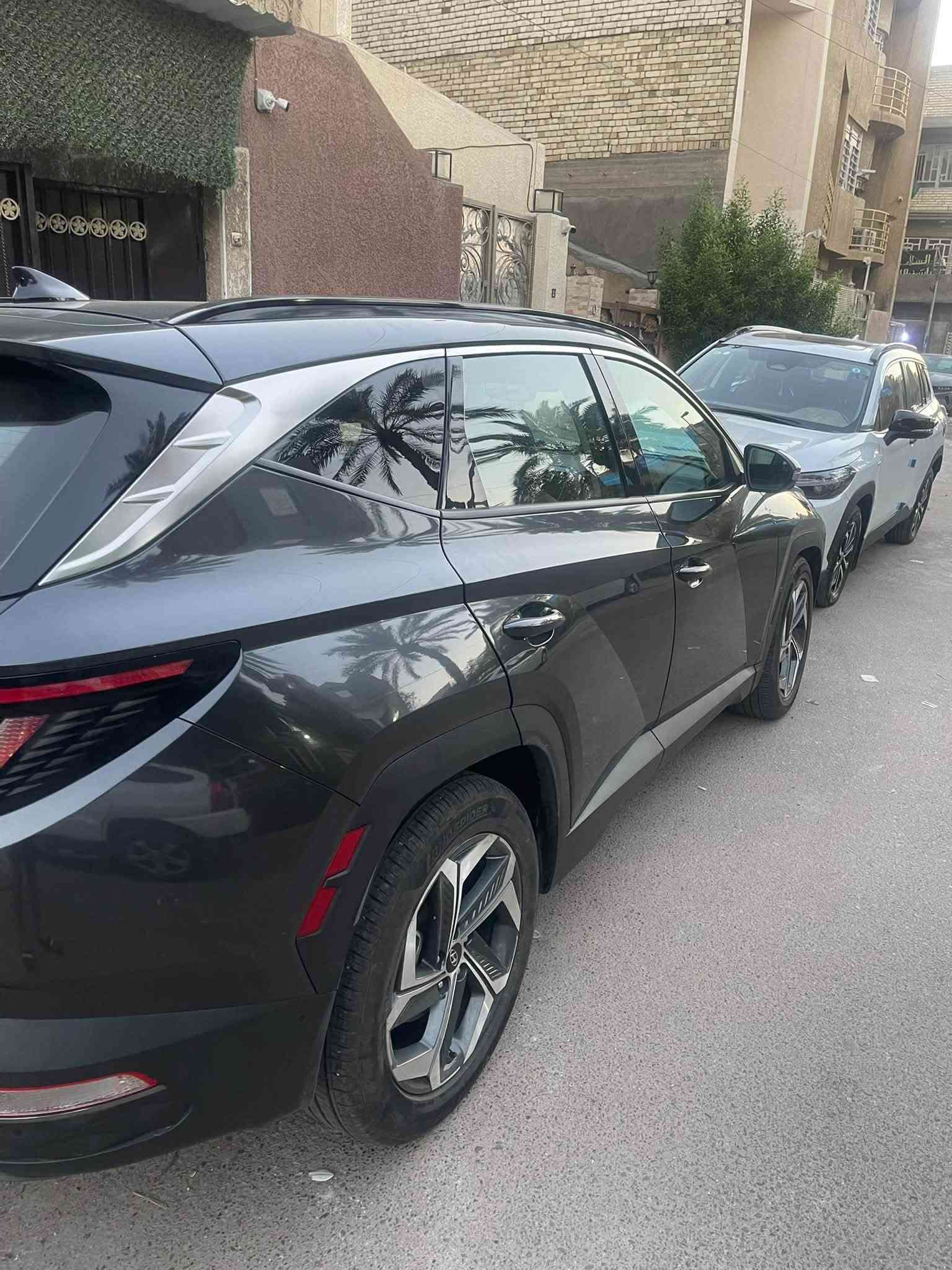 القطعه النادره الما تتفوت توكسان موديل 2022فول مواصفات فوك الفول بونراما ع طول القماره تبريد خير من الله كير دكم لمس سياره من الاخير خير من الله حادثه جدا بسيط تشغيل عن بعد حساسات مينعدن وموصفت الفول معروفه وحادثه مثل ماتلاحضون بلصوره هذه فقط مكانه بغداد للاستفسار ***********
