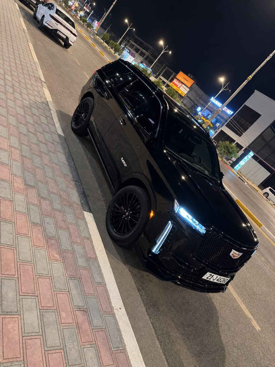 🔥 للبيع | كاديلاك اسكاليد V موديل 2023
👑 فئة V | اعلى فئة واعلى المواصفات
🖤 فخامة + هيبة + اداء سبورت
💎 شبه زيرو | طالعة من المعرض
🛣️ ماشية 45,000 كم فقط
🌍 وارد خليجي
🛡️ بعدها بضمان شركة المنصور
🚫 كلين تايتل
✨ مكفولة من الحادث والطخة والشخطة
🛡️ مغلفة بالكامل PPF وما بيها شخطة
⭐ اهم المواصفات:

➊ محرك 6.2 V8 سوبر تشارج – 682 حصان ➋ گير اوتوماتيك 10 سرعات ➌ دفع رباعي AWD ➍ نظام V-Mode رياضي ➎ تعليق Magnetic Ride Control + Air Ride ➏ فرامل Brembo رياضية ➐ عادم رياضي رباعي ➑ جنوط 22 انچ V-Series ➒ شاشة OLED منحنية 38 انچ ➓ نظام صوت AKG فاخر – 36 سماعة ⓫ كراسي جلد كهربائية مع تدفئة وتبريد ومساج ⓬ فتحة سقف بانورامية ⓭ كاميرات 360° + حساسات + رادارات ⓮ رؤية ليلية + انظمة امان متقدمة ⓯ شاشة عرض المعلومات على الزجاج الامامي ⓰ باب خلفي كهربائي ⓱ تشغيل عن بعد + دخول وتشغيل ذكي ⓲ 7 مقاعد

✅ باسمي | رقم سليمانية
✅ تحويل مباشر وفوري باسم المشتري
✅ الفحص بأي مكان يختاره المشتري

📍 الموقع: كربلاء

📞 📲 اتصال وواتساب: ***********

ملاحظة: السيارة شبه زيرو ونظافتها نظافة سيارة جديدة تأخذها مني كأنها سيارة زيرو مع ممشى 45,000 كم فقط.

💰 السعر عند التواصل
