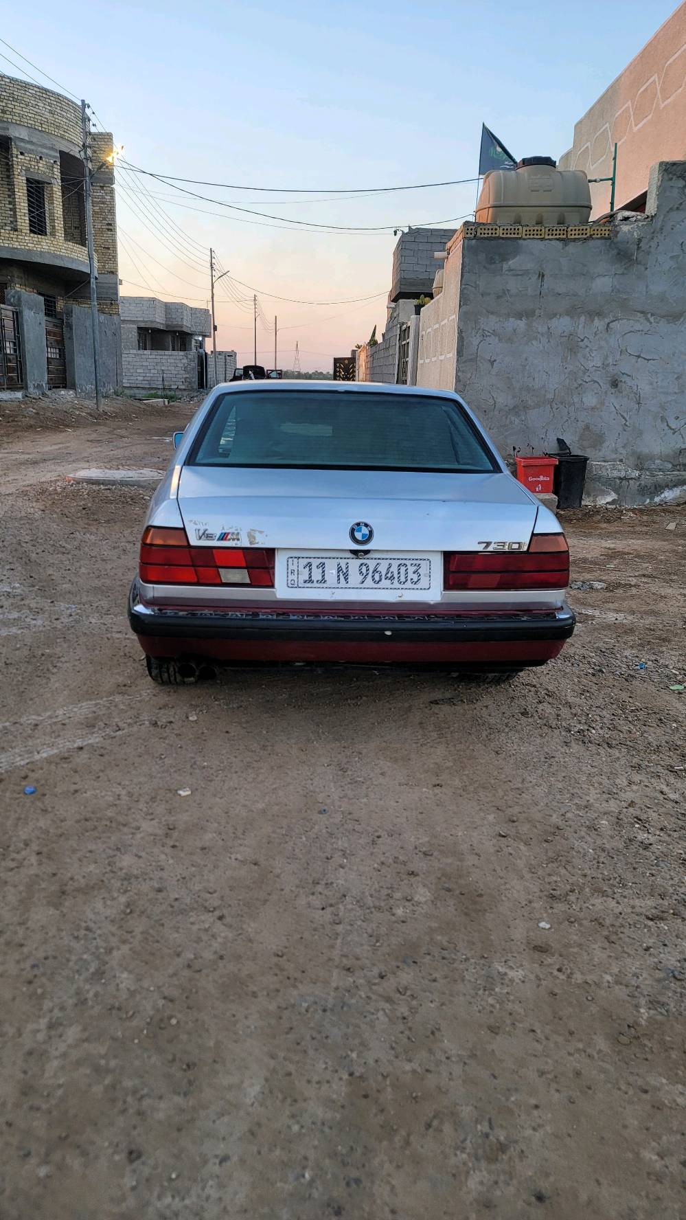 بي ام 1994 730IV8السعر40$وبيهة مجال
السلام عليكم اخواني بي ام موديل 1994 
730
لون سلفر مكينه 8سلندر حجم 30 اقتصاديه بل صرف 
جام كهرباء فتحه سقف لايتات زنون عالي ناصي نهار تبريد شغال وبارد جدا كهربائيات كلهه شغاله ومابيهه جطلات ابد كله بلادي مروحه عاصفه بل اضافه الى المروحه البلاديه من يصير الجو حار كلش أو تشغل تبريد تشتغل تلقائيا ايسي هواء جديد ايرفلو جديد بلكات جديد فيول بم جديد كشنات فول كهرباء مسجل بلوتوث شاشه اندرويد اوتو سماعات كلش عاليه وبلاديات ملاحظه السياره بيهه ضربه بل جاملغ الخلفي الوره السايق ومعدلينهه و السياره وين ماريد اي محافضه اشغل واطلع بيهه الحمد لله شلعه ومعدل 260 العنوان بغداد
***********