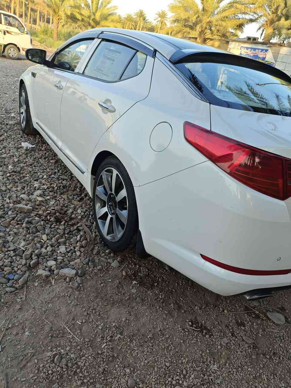 ترهم مراوس ع سوناتا مضلع فول مواصفات
 
كيا اوبتما موديل 2011خليجي 
فول مواصفات 1/1
محرك 2400دوش محرك مفتوح شرط لا تنقيص ولا بخار. 
تحكم تسيرين حساسات خلفيه 
كشن كهرباء. 
نضام ايكو. 
لايت زنون 
تبريد قطعتين ثلج 
علامة كية بلادي بالدوسات. 
بصمه +بصمه ابواب ضررها جاملغ امامي مباوك شوي ويا من البنيد التوحيد لون السيارة شرط بدون دواخل. والك الفحص. 
رقم بغداد باسمي رقم الجديد 
هزه جديدة.
مكاني خالدية 
السعرب122بيها مجال 
***********

