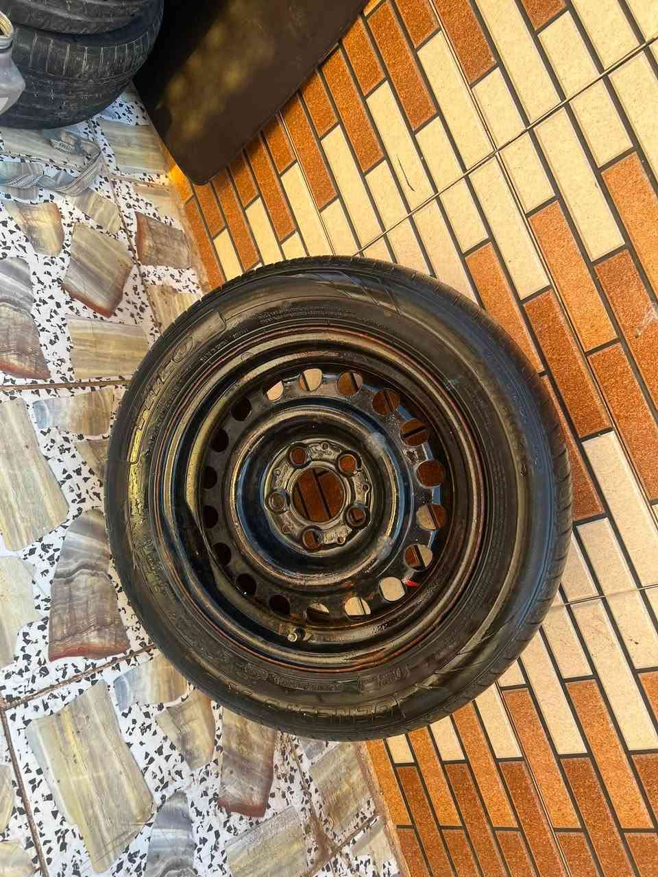 سبير او نكول تك ويل 15 وتاير حجمه 195/60R15 ب50قفل مكاني دوانيه حمزه شرقي ***********
