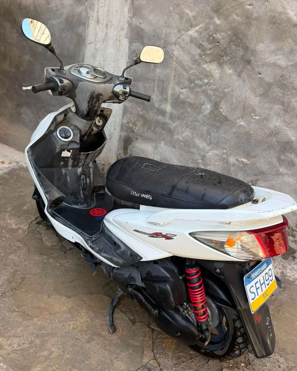 سلام عليكم.... مكلف بلنشر
دراجة سكنس(فحل )  🛵 للبيع

دراجة شلعه معدل كهربائيات كلهه شغاله 

دراجة جديده  بلادية

أي نقص مابيهة

الدراجه صارله اقل الشهر من طالعه من الوكيل مكان الدراجة حلة بابل خلف المستشفى التركي اتصال ***********
