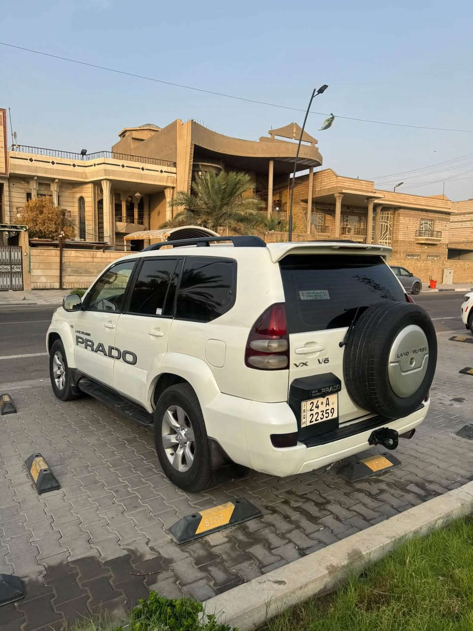 برادو 2008  نص فول VX  مقاعد جلد + كهرباء 
السياره دبل تانكي + بيها منضومه غاز ام الـ 100 لتر شغل حكومي مال اربيل 
6 سلندر محرك 4000 جديد 
ماشيه 380 الف بالنسبه لمديلها كلش زين 
سنويه لـ 2031 تحويل بلأسم السياره وارد خليجي طالعه من معرض الساير 
السياره بيها چفيه و مصبوغه عام ابيع مگلوبه 
عليها ويل كب. برادو  2013  حداديه  كير مكينه بشرط 
سعرها 110 وبيها مجال بلمعقول
للاستفسار ***********/*********** 
عنواني : البصره
