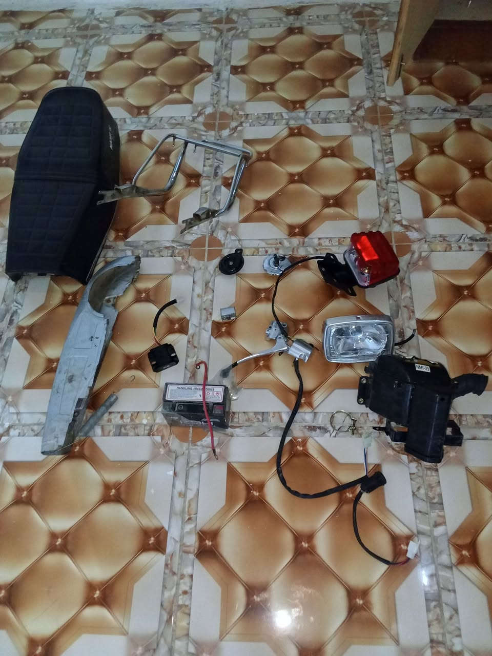 قطع غيار • ٤كير • جديد ومستعمل