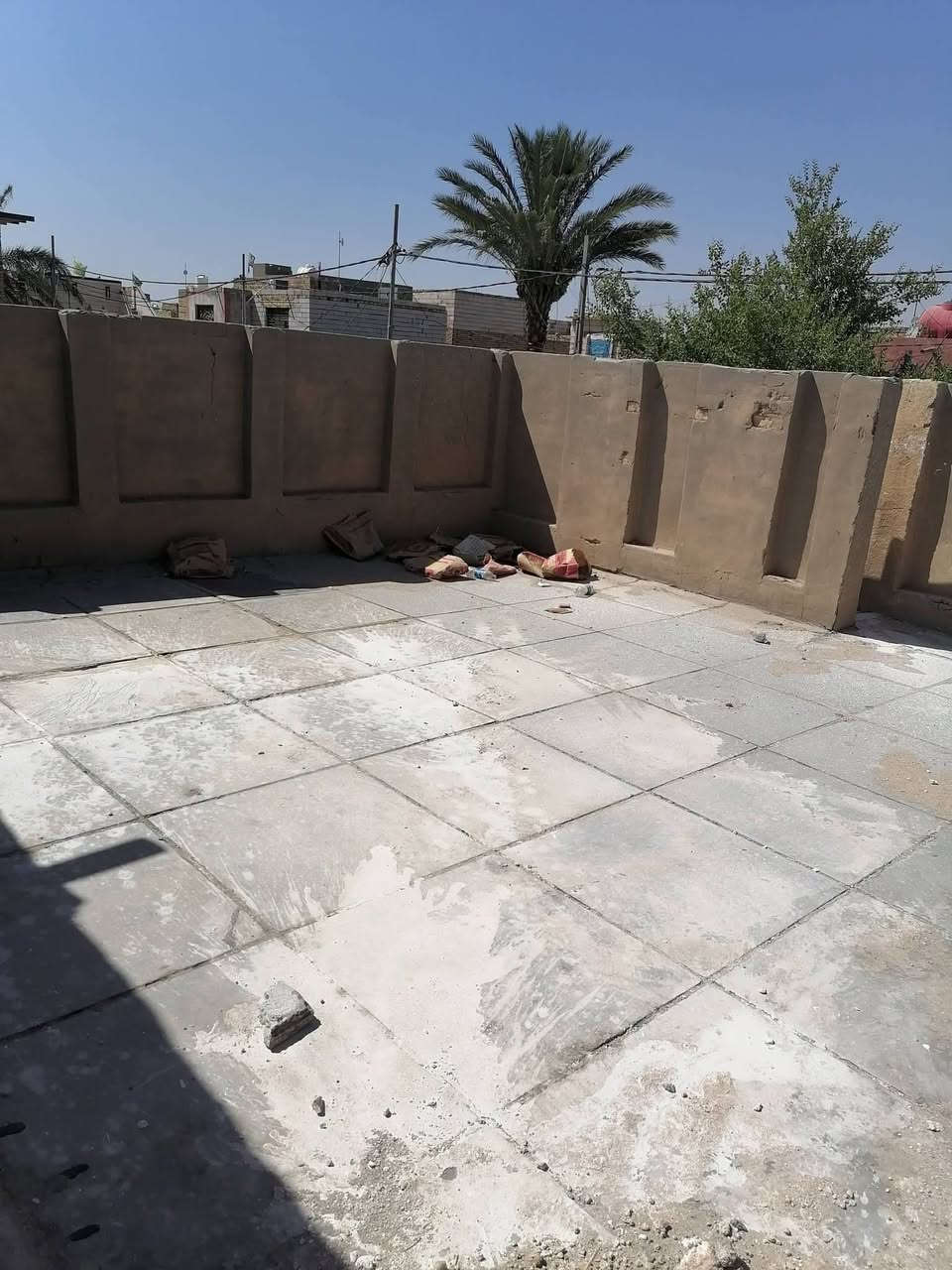 بيع او مراوس 
دار سكن المساحة ٢١٠ متر
البناء طابوق مسلح
استقبال
مطبخ كبير
صاله
غرف نوم عدد ٢
صحيات داخلية وخارجية وخارجية
مدخلين للدار 
ممر حرف L
حديقة كبيرة
كراج سيارات
الدار ترميم جديد غير مسكون تستلم كامل
السعر ٨٦   مليون  بيع مستعجل ومجال قليل للشراي 
الموقع الديوانية حي العسكري الثالث جوار مدرسة فالح موات قريب على الشارع الرئيسي شارع ٣٠
للاستفسار أكثر مراجعة مكتبنا التوكل للعقار الكائن في حي العسكري شارع ٣٠ او الاتصال والمراسلة على الواتساب على الرقم ***********
***********
