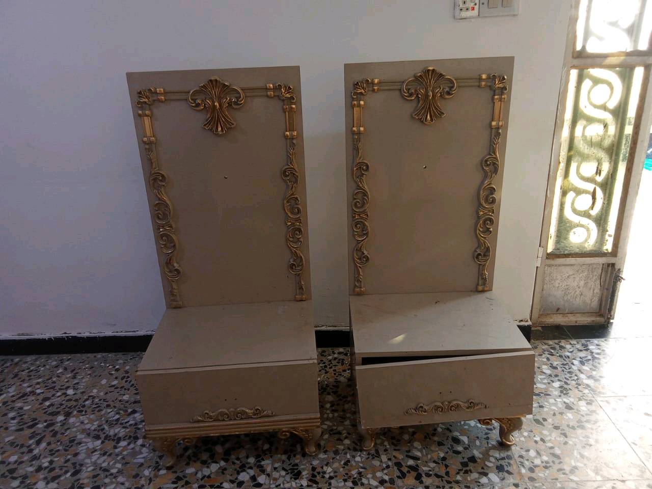 غرف نوم 
تخم قنوات 
 بغداد البلديات
السعر ٦٠٠
بيها مجال
ممكن تذكر شكد عدد القطع بالضبط ضمن الغرفة؟ وهل السعر يشمل كلشي الظاهر بالصور لو بس قطع محددة؟: 
٨قطع
شنو حالة الغرفة حالياً من ناحية الاستعمال؟ بيها خدوش، كسر، أو أي نواقص بالدواليب/المرآة/الكنب؟: 
مستعملة بها اضرار
تريد تحدد لنا آخر سعر ممكن، وهل أكو مجال للتوصيل أو الاستلام من بغداد البلديات فقط؟: 
بيها مجال لا يوجد توصيل