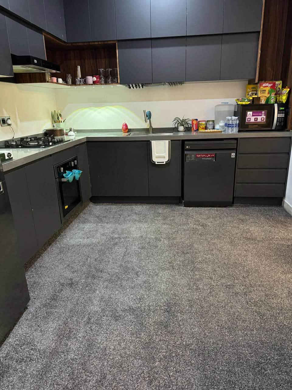 👑🏡 إعــلان رقــم ٨٧٣ | فــخــامــة السكن تبدأ من هنا 👑

✨ شقة راقية للبيع أو الإيجار – بناية النخيل ✨

📍 كربلاء المقدسة | حي الحسين | شارع المصلحة

إذا كنت تبحث عن شقة بموقع راقٍ، خدمات متكاملة، وخصوصية عالية…
فقد وصلت إلى فرصة مميزة تستحق أن تكون ضمن خياراتك الأولى. 💎

🏢 تفاصيل العقار:
🔸 مساحة الشقة: ١٧٢ م²
🔸 الطابق: الثالث
🔸 جاهزة للسكن
🔸 ضمن بناية النخيل ذات الموقع المميز

✨ رفاهية متكاملة داخل البناية:
🏊🏻‍♂️ مسبح
🏋🏻‍♂️ صالة جم
🛡️ حراسة وأمن على مدار ٢٤ ساعة
🚘 موقف سيارات خاص لسكان البناية فقط
🔐 خصوصية وأمان وراحة في مكان واحد

🔄 والأجمل… خيار الاستبدال متوفر!
يمكن استبدال الشقة بقطعة سكنية في:
📍 حي التعاون
📍 سيف سعد

💰 فرصة سكنية واستثمارية مميزة في قلب كربلاء…
موقع راقٍ، خدمات متكاملة، وبناية توفر لك مستوى مختلف من الراحة.

🔥 لا تفوّت الفرصة… اتصل الآن واحجز موعدك لمشاهدة الشقة.

━━━━━━━━━━━━━━
🏆 الظلال العقارية 🏆
خبرة… ثقة… وفرص عقارية مميزة

📞 للاستفسار والحجز:
***********
***********
***********

📍 كربلاء المقدسة – حي الحسين – شارع المصلحة
━━━━━━━━━━━━━━
✨ الظلال العقارية… نختار لك الأفضل ✨
