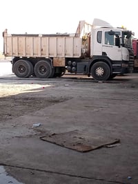شاحنة • بدون تفاصيل • تفاصيل بالصورة
