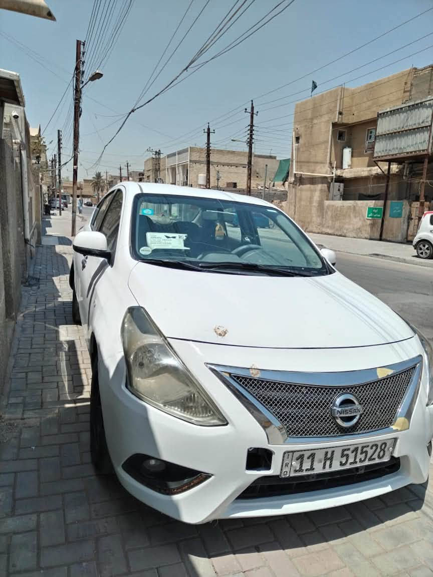 السلام عليكم 

سياره نيسان سني هندي 

موديل ٢٠١٩. ماشيه ٣٠٠.. بيه ضربه بلجاملغ الخالفي الي وره السايق ممبدل بس معدل حار.. بيه تكحيلات. تايرات جديده باتري جديد. محرك وكير ممفتوح تبريد جاهز.. سياره من ايدي لشارع 
تحويل ثانيوم مصفر غرامه 
$٩٥
وبيه مجال حك الجيه 

***********
