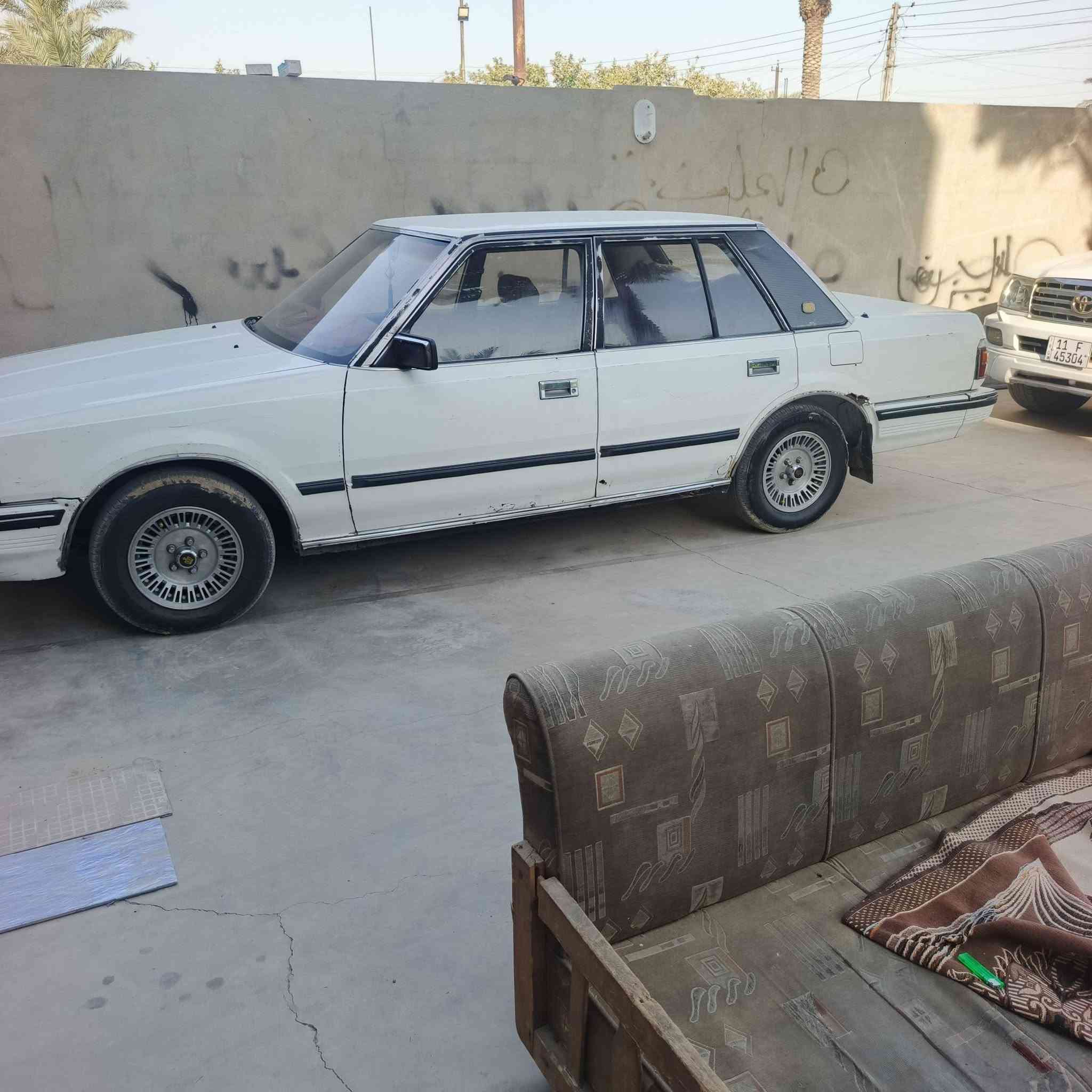 السلام عليكم سوبر موديل ٨٥ محرك وكير بلاد لاصرف ولابخار تبريد شغال رقم بغداد تاخذ مني ارقام دولي وسنويه جديدة مابيها اي حادث ولاصبغ تخم تاير بيها مكانات خياسات السعر ٤٣ مكانها بغداد المعامل ***********  أو  ***********
