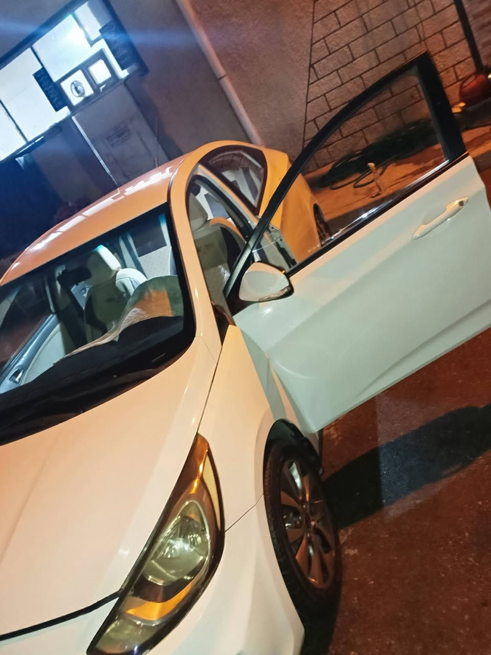 السلام عليكم اكسنت ٢٠١٥ خليج
بيها طخات بصيطة تجي انشوف بعينك المكان بغداد‏ رقم التلفون ‪***********‬‏  سياره خير من الله
