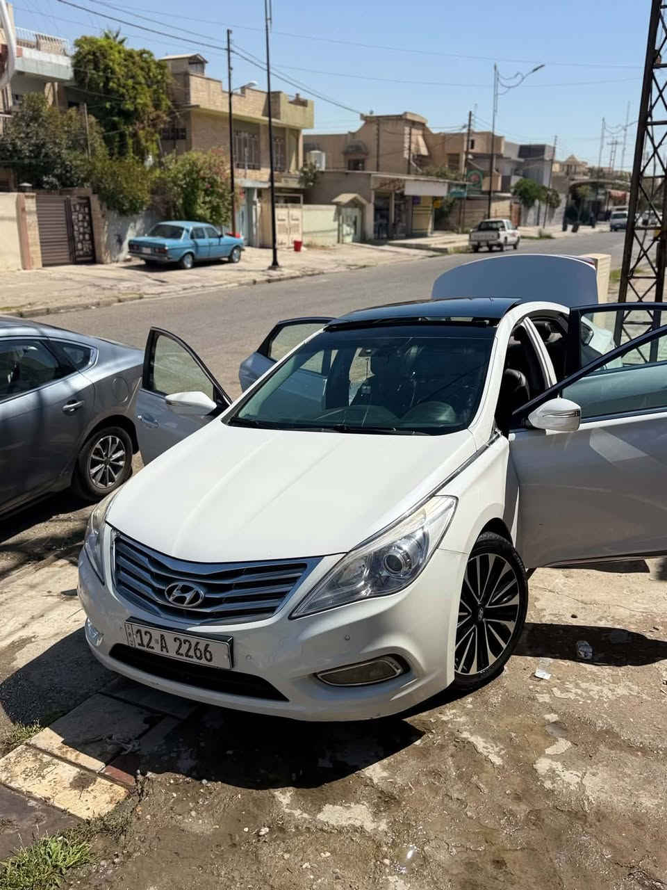 للبيع ازيره اكراند 2012فول مواصفات 1/1كشنات جلد حار بارد فتحه سقف رادارات امامي خلفي محرك 3600 لون ماشيه 200ابيض صافي رقم نينوى دولي سياره بسمي الستفسار على ارقام ***********//***********
