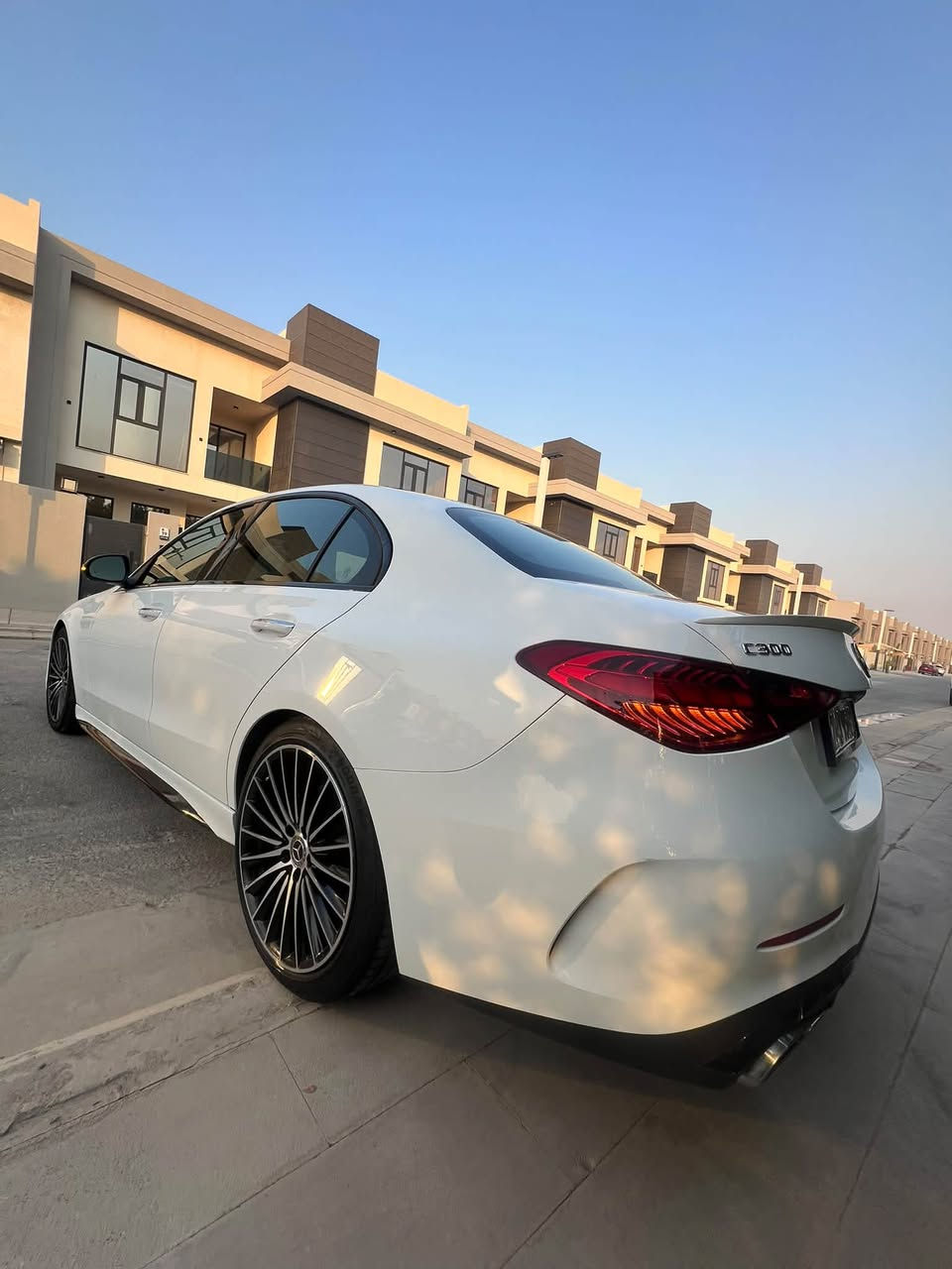 انضف وأجمل مرسيدس 2023 AMG 🔥
السلام عليكم 
مرسيدس 2023 C300 AMG للبيع
فول مواصفات معروفة مواصفاتها 
ماشيه 52 ألف كم
السعر مناسب ولي مجال
للاستفسار اتصل وتدلل
✅***********
