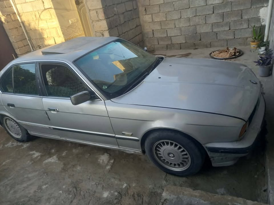 بي ام السعر ٣٥ كير محرك شرط موديل ٩١ بدون صبغ ***********
