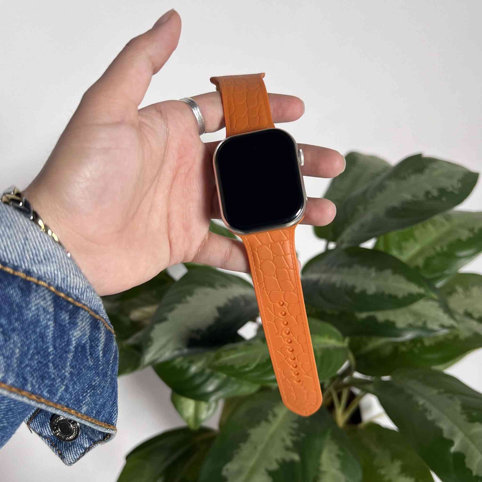 ⌚✨ خلي يومك أذكى مع ساعة S3000 Pro!
تابع خطواتك ونبضك ونومك بسهولة 💓
استقبل مكالماتك وإشعاراتك مباشرة من معصمك 📲
وتجيك مع سماعات لاسلكية ضمن باكج 7+2 🎧

أناقة + مميزات ذكية في جهاز واحد 🔥
واتساب ***********
